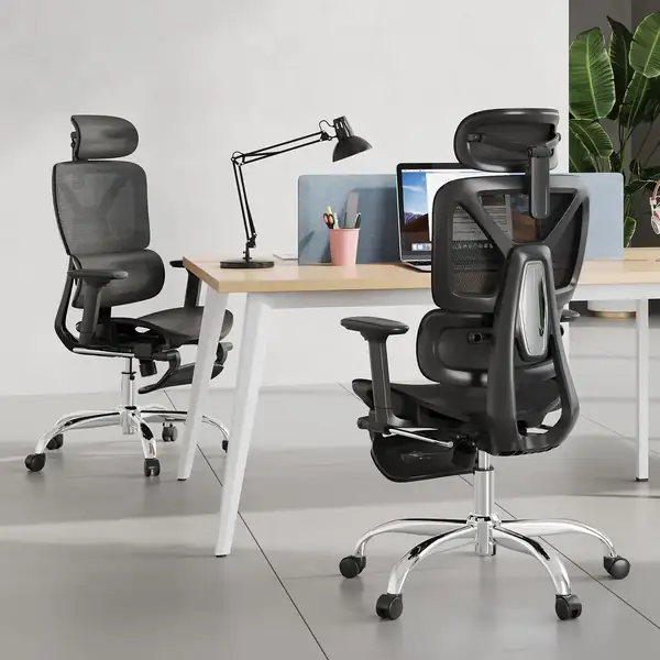 DEVAISE · Silla ergonómica reclinable 135° con reposapiés y reposabrazos 3D — vista 2